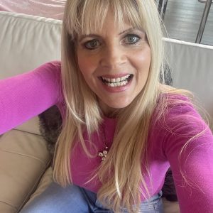 Kim  Holland 
